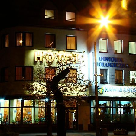 Hotel Anka ซูบีเซ ภายนอก รูปภาพ