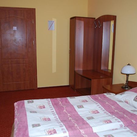 Hotel Anka ซูบีเซ ภายนอก รูปภาพ