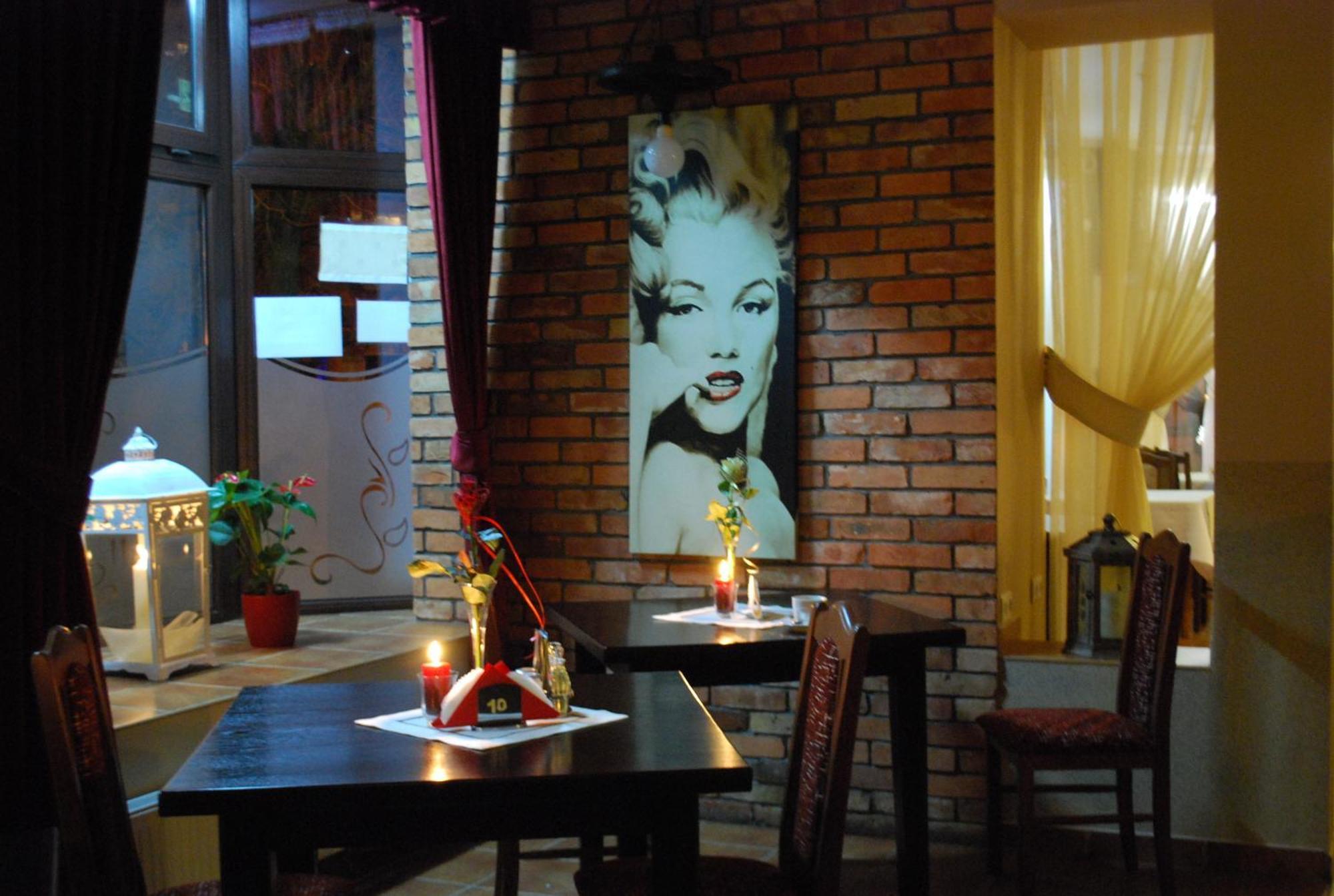 Hotel Anka ซูบีเซ ภายนอก รูปภาพ