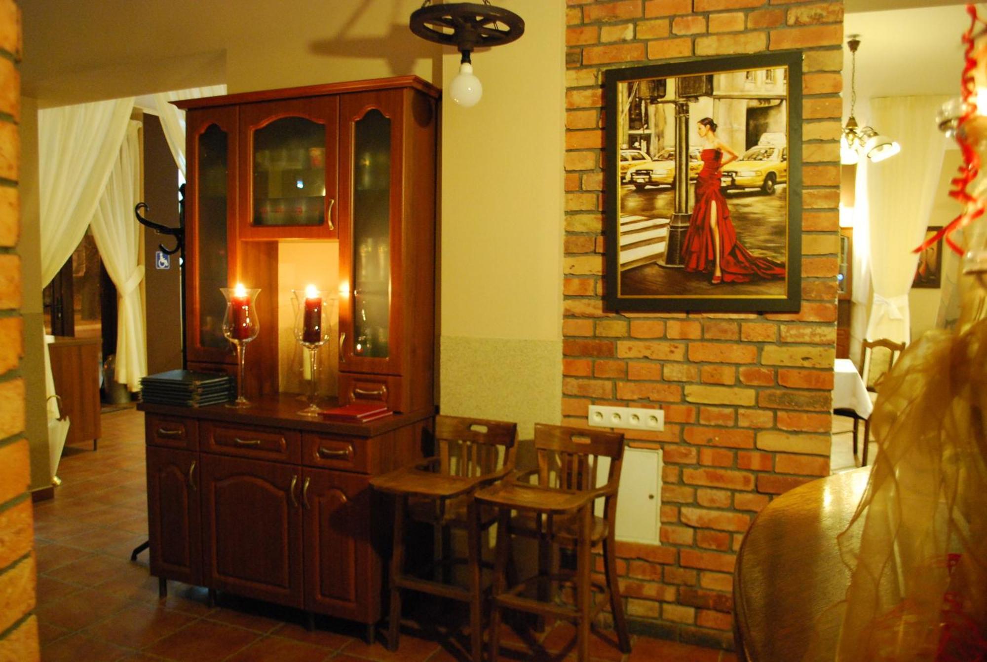 Hotel Anka ซูบีเซ ภายนอก รูปภาพ