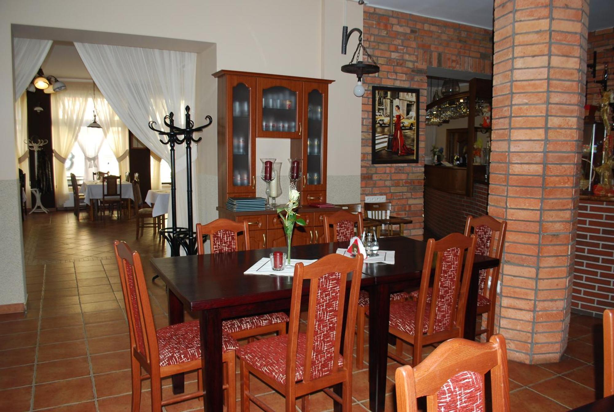 Hotel Anka ซูบีเซ ภายนอก รูปภาพ
